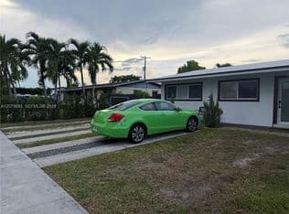 4+1 Müstakil ev — 10411 SW 51st St, Miami, 33165