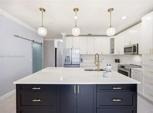 5-bedroom Single-Family Home — 2576 SW 158th Ave, Miramar, 33027