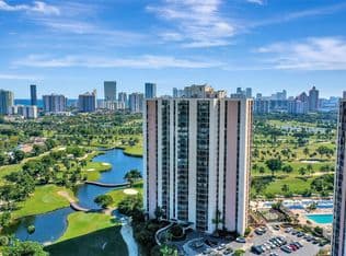 2-bedroom Condo — 20379 W Country Club Dr APT 1232, Aventura, 33180