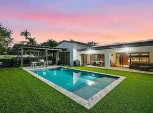4+1 Müstakil ev — 766 NE 96th St, Miami Shores, 33138