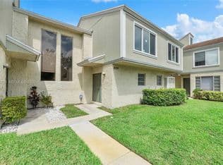 2-bedroom Condo — 8133 Lagos De Campo Blvd #J-1, Tamarac, 33321