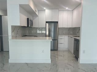 2+1 Condo — 3505 S Ocean Dr APT 210, Hollywood, 33019