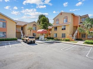 2-bedroom Condo — 927 Coral Club Dr #927, Coral Springs, 33071