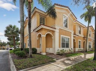 3-bedroom Townhouse — 12989 SW 30th Ct #135, Hollywood, 33027