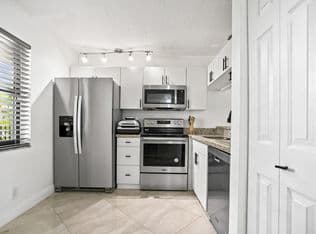 2-bedroom Condo — 10401 W Broward Boulevard #209, Plantation, 33324