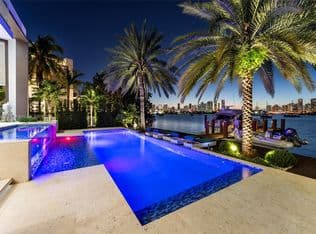 5+1 Müstakil ev — 441 N Hibiscus Dr, Miami Beach, 33139