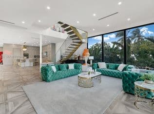 4+1 Müstakil ev — 8005 Noremac Ave, Miami Beach, 33141