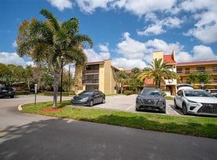 3-bedroom Condo — 2083 Coral Ridge Dr #N302, Pompano Beach, 33071