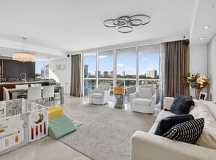 3+1 Condo — 19400 Turnberry Way APT 1012, Aventura, 33180