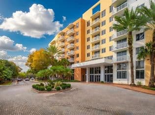 2-bedroom Condo — 2775 NE 187th St APT 609, Aventura, 33180