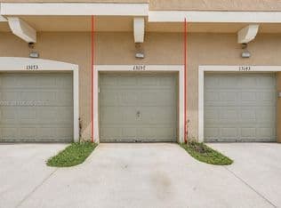 3-bedroom Townhouse — 13157 SW 44th St #17106, Hollywood, 33027