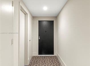 2+1 Condo — 1420 Brickell Bay Dr APT 1405C, Miami, 33131
