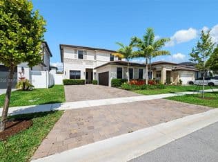5-bedroom Single-Family Home — 4366 SW 174th Ave, Miramar, 33029