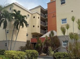 2-bedroom Condo — 8205 Lake Dr #306, Doral, 33166
