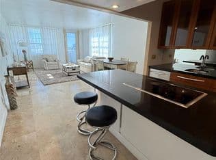 2+1 Condo — 100 Lincoln Rd #1111, Miami Beach, 33139