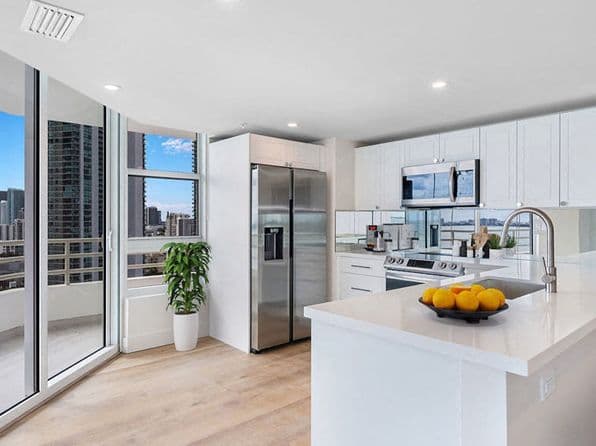The Hamilton Apartments, Edgewater