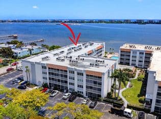 2+1 Condo — 1502 S Lakeside Drive #214, Lake Worth Beach, 33460