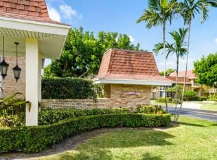 2-bedroom Condo — 5510 Tamberlane Circle #242, Palm Beach Gardens, 33418