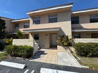 3+1 Townhouse — 10987 Royal Palm Boulevard #9, Coral Springs, 33065