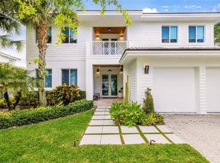 5+1 Müstakil ev — 5602 SW 65th Ct, South Miami, 33143