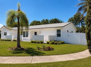 4-bedroom Single-Family Home — 11011 SW 162nd Ter, Miami, 33157
