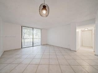 2+1 Condo — 8420 SW 133rd Avenue Rd APT 224, Miami, 33183