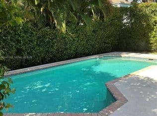 4-bedroom Single-Family Home — 15857 NW 4th Ct, Pembroke Pines, 33028
