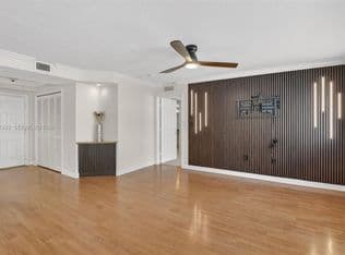 2+1 Condo — 150 NE 15th Ave APT 140, Fort Lauderdale, 33301