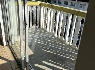 2-bedroom Condo — 15201 NE 6th Ave APT C302, Miami, 33162