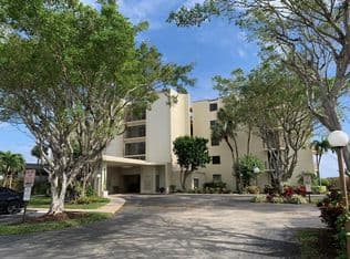 2-bedroom Condo — 1202 S Lake Drive #502, Lantana, 33462