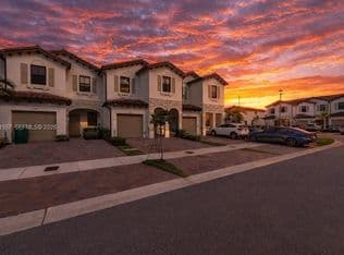 3+1 Townhouse — 24713 SW 119th Ave, Homestead, 33032