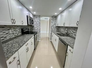 1+1 Condo — 301 Croton Avenue #406, Lantana, 33462