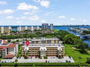 2+1 Condo — 308 Golfview Road #101, North Palm Beach, 33408