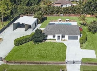 5-bedroom Single-Family Home — 17851 90th St N, Loxahatchee, 33470