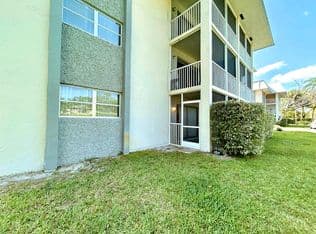 2+1 Condo — 2960 Riverside Drive #113-2, Coral Springs, 33065