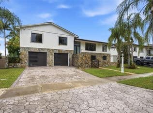 4+1 Müstakil ev — 7914 SW 199th Ter, Cutler Bay, 33189