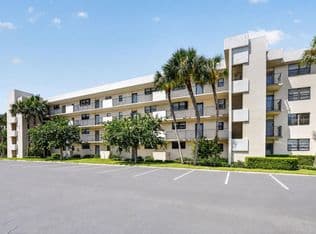 1-bedroom Condo — 2460 DEER CREEK COUNTRY CLUB Boulevard #206-A, Deerfield Beach, 33442