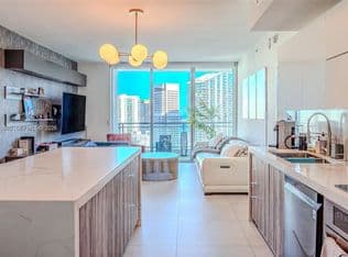 2-bedroom Condo — 90 SW 3rd St APT 3703, Miami, 33130
