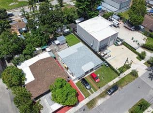 4+1 Müstakil ev — 7151 SW 42nd St, Miami, 33155