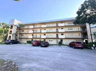 3+1 Condo — 6260 S Falls Cir Drive #201, Lauderhill, 33319