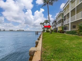 2-bedroom Condo — 101 Doolen Court #201, North Palm Beach, 33408