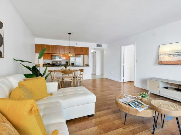 1-bedroom Building — For Rent, Miami 33131