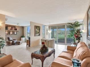 3-bedroom Condo — 806 Cypress Boulevard #104, Pompano Beach, 33069