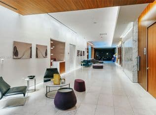 2+1 Condo — 68 SE 6th St APT 2601, Miami, 33131
