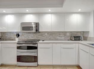 2+1 Condo — 141 SW 96th Terrace #302, Plantation, 33324