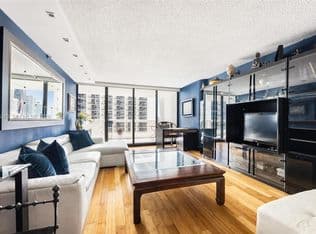 1-bedroom Condo — 1717 N Bayshore Dr #A-3042, Miami, 33132