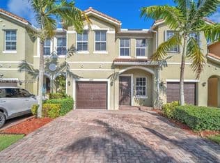 4+1 Townhouse — 1429 SE 26th Ave, Homestead, 33035