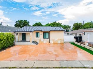 4-bedroom Single-Family Home — 233 W 39th Pl, Hialeah, 33012