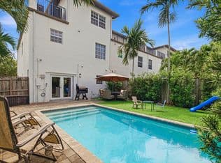 3+1 Townhouse — 807 NW 1ST Avenue, Fort Lauderdale, 33311