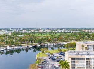 2+1 Condo — 500 Three Islands Blvd APT 1110, Hallandale, 33009